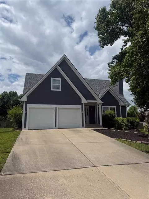 7324 N Manchester Ave, Kansas City, MO 64158
