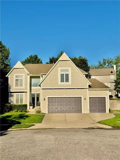 21617 W 97 Ter, Lenexa, KS 66220
