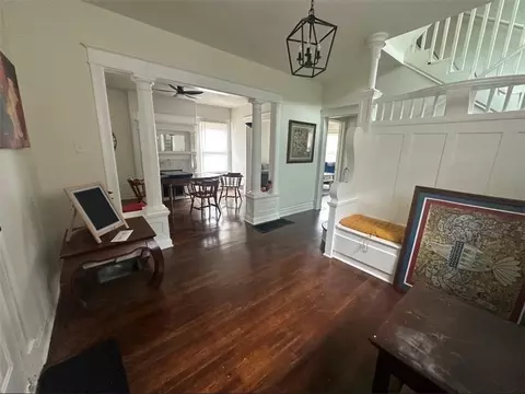 3215 E 28th St, Kansas City, MO 64128