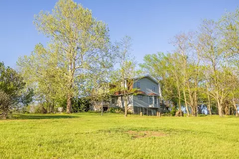 Exterior - 719 NW 871st Rd, Centerview, MO 64019 photo 4 of 7