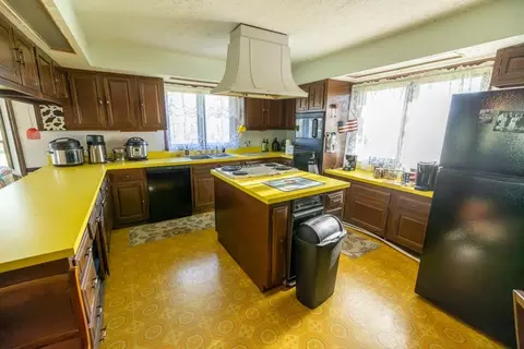 Kitchen - 719 NW 871st Rd, Centerview, MO 64019 photo 1 of 1