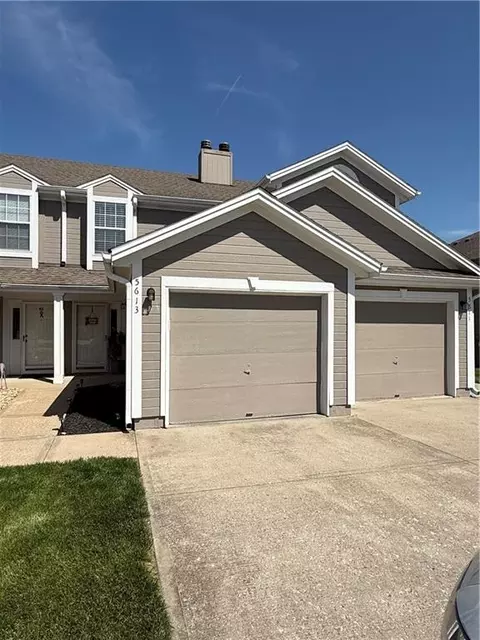 5613 NW Moonlight Meadow Ct, Lees Summit, MO 64064