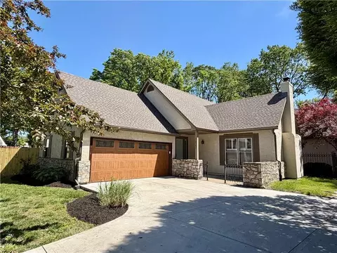 7507 El Monte Cir, Prairie Village, KS 66208