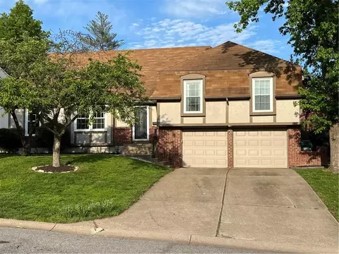 12727 Oakland Ave, Grandview, MO 64030