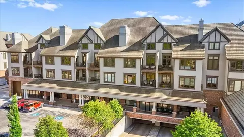 10511 Mission Rd #305, Leawood, KS 66206