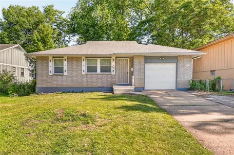 1340 E 84th St, Kansas City, MO 64131