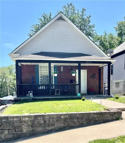 1211 Sumner Ave, Kansas City, KS 66102