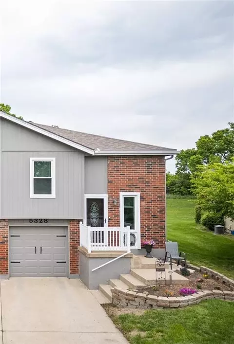 5328 NW 87th Ct, Kansas City, MO 64154