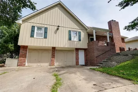 1008 17th St, Blue Springs, MO 64015