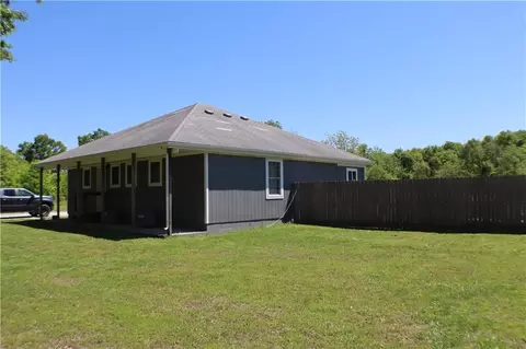 32301 E State Route B Hwy, Garden City, MO 64747