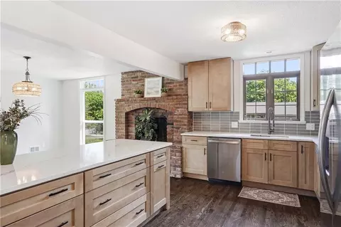 Kitchen - 12915 E 36th Ter, Independence, MO 64055 photo 4 of 6