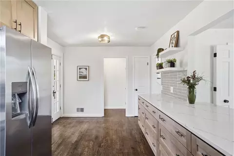 Entry Way - 12915 E 36th Ter, Independence, MO 64055 photo 5 of 8