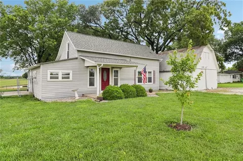 307 E 1100 Rd, Baldwin City, KS 66006