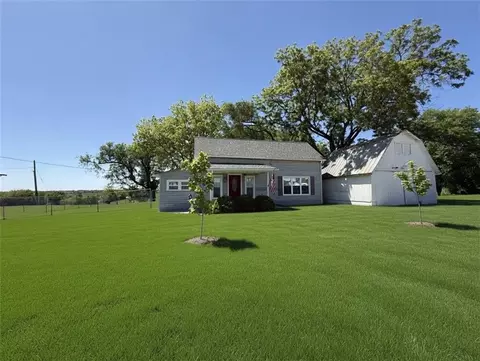 307 E 1100 Rd, Baldwin City, KS 66006