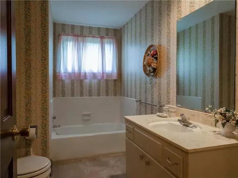 Bath - 538 Lindley Dr, Lawrence, KS 66049 photo 4 of 4