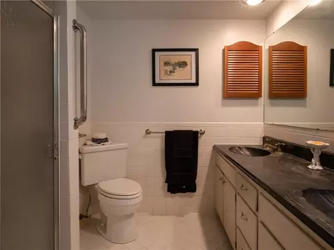 Bath - 538 Lindley Dr, Lawrence, KS 66049 photo 2 of 4