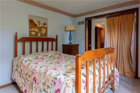Bedroom - 538 Lindley Dr, Lawrence, KS 66049 photo 5 of 8
