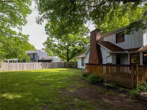 Exterior - 538 Lindley Dr, Lawrence, KS 66049 photo 6 of 7