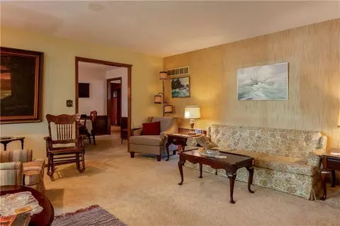 Living - 538 Lindley Dr, Lawrence, KS 66049 photo 1 of 5