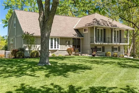 2300 W 103rd Ter, Leawood, KS 66206