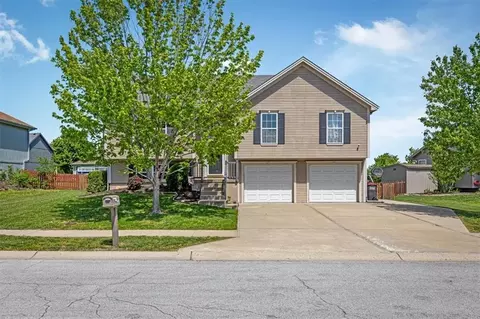 1114 Melody Ct, Kearney, MO 64060