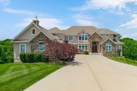 4614 Park Springs Ct, Lees Summit, MO 64064