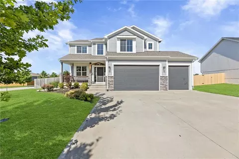 14096 S Landon St, Olathe, KS 66061