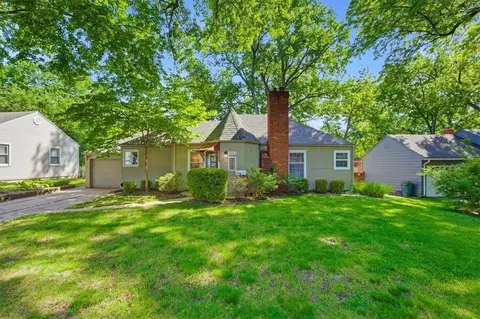 5207 Ash St, Roeland Park, KS 66205