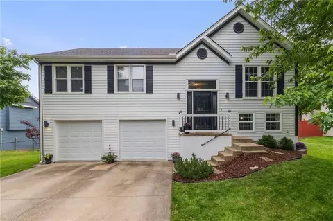 1709 Park Ln, Kearney, MO 64060
