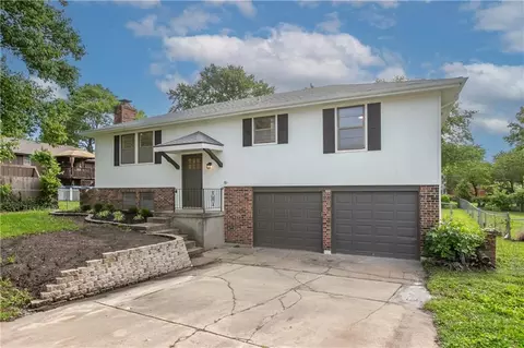 1603 Chapel Ln, Harrisonville, MO 64701