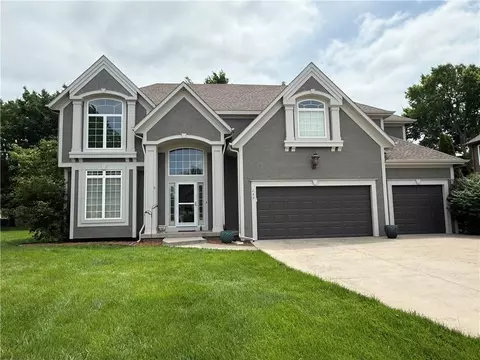 249 NE Misty Meadow Dr, Lees Summit, MO 64064