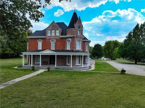 433 W State St, Troy, KS 66087