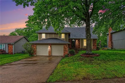 536 E 125th Ter, Olathe, KS 66061
