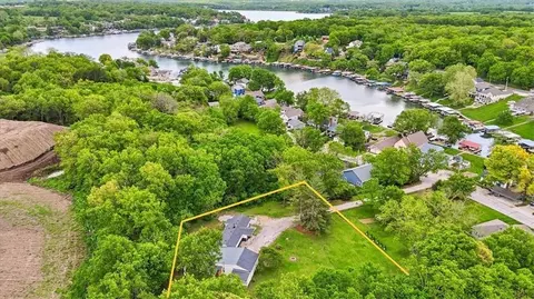 28 Tla Lake Shore Drive St, Lees Summit, MO 64086
