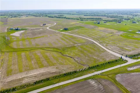 18703 Bella Terra Rd, Pleasant Hill, MO 64080