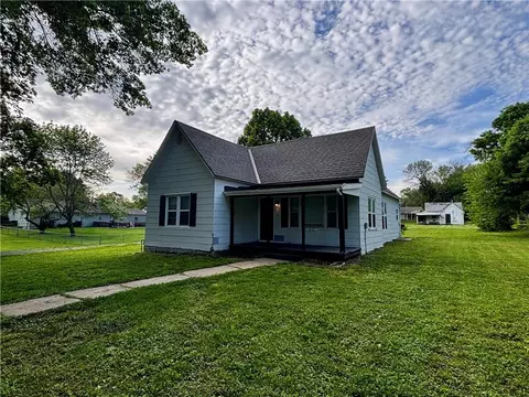 Other - 317 E Pine St, Drexel, MO 64742 photo 3 of 5