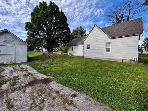 Exterior - 317 E Pine St, Drexel, MO 64742 photo 5 of 5
