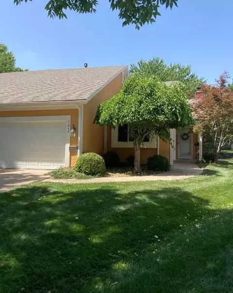 11318 King St, Overland Park, KS 66210