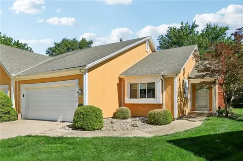 11318 King St, Overland Park, KS 66210
