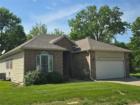 801 E Virginia Pl, Clinton, MO 64735