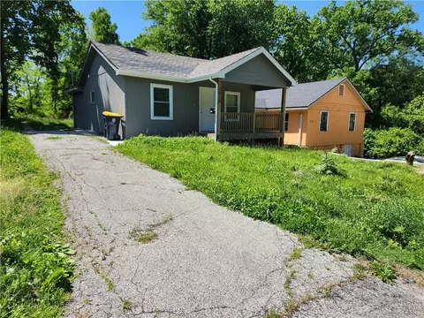 3013 E 77 Ter, Kansas City, MO 64132
