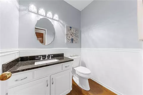 Bath - 602 Ridgewood Dr, Raymore, MO 64083 photo 3 of 4