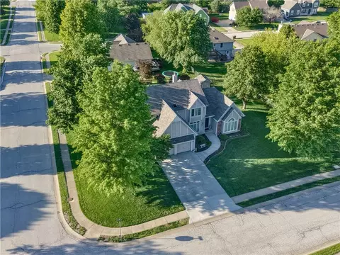 View/Area - 602 Ridgewood Dr, Raymore, MO 64083 photo 2 of 6