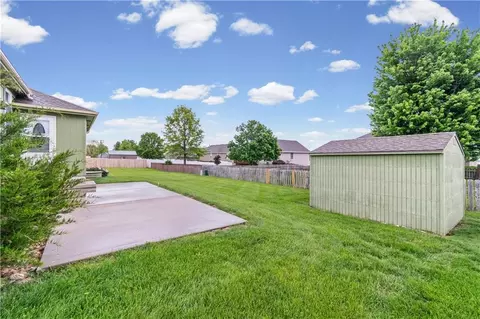Exterior - 910 Timberline Dr, Cameron, MO 64429 photo 4 of 8