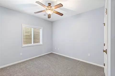 Bedroom - 910 Timberline Dr, Cameron, MO 64429 photo 5 of 8