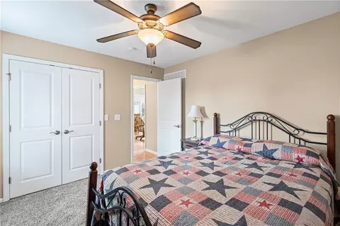 Bedroom - 910 Timberline Dr, Cameron, MO 64429 photo 4 of 8