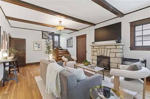 108 W 61st Ter, Kansas City, MO 64113