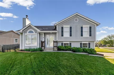 7205 N Hickory St, Kansas City, MO 64118