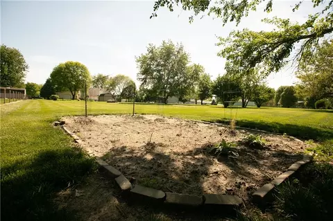 Exterior - 202 Howard Rd, Trimble, MO 64492 photo 7 of 13