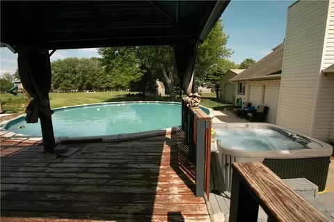 Exterior - 202 Howard Rd, Trimble, MO 64492 photo 9 of 13